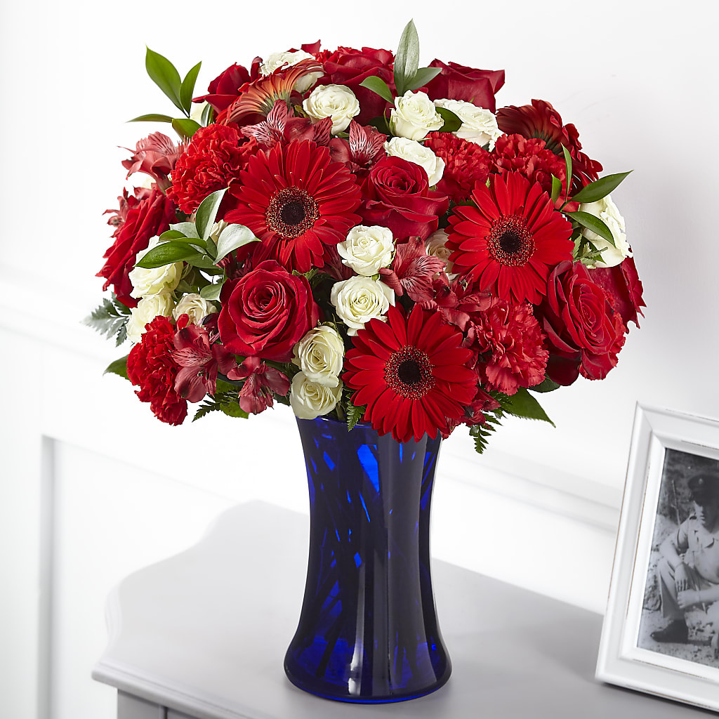 Hearts Embrace Bouquet – Wade Florists Llc, Saint Louis MO