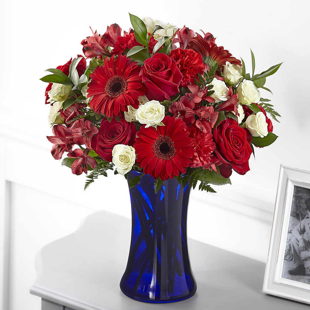 Hearts Embrace Bouquet – Wade Florists Llc, Saint Louis MO