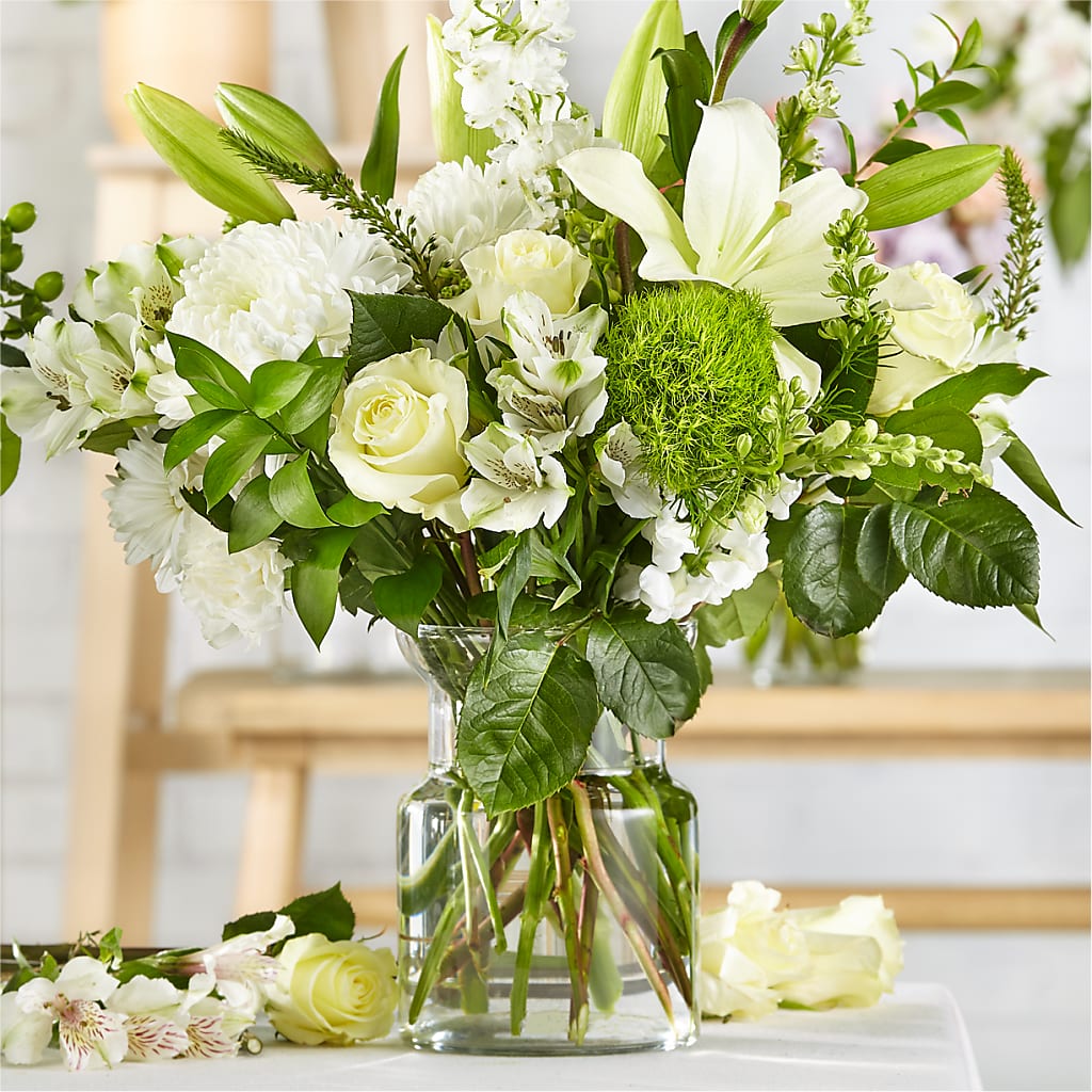 Classic Ivory – A Florist Original – Wade Florists Llc, Saint Louis MO