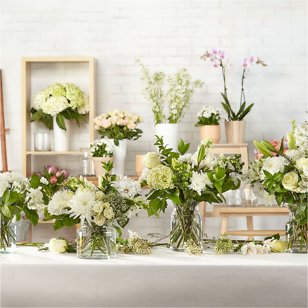 Classic Ivory – A Florist Original – Wade Florists Llc, Saint Louis MO
