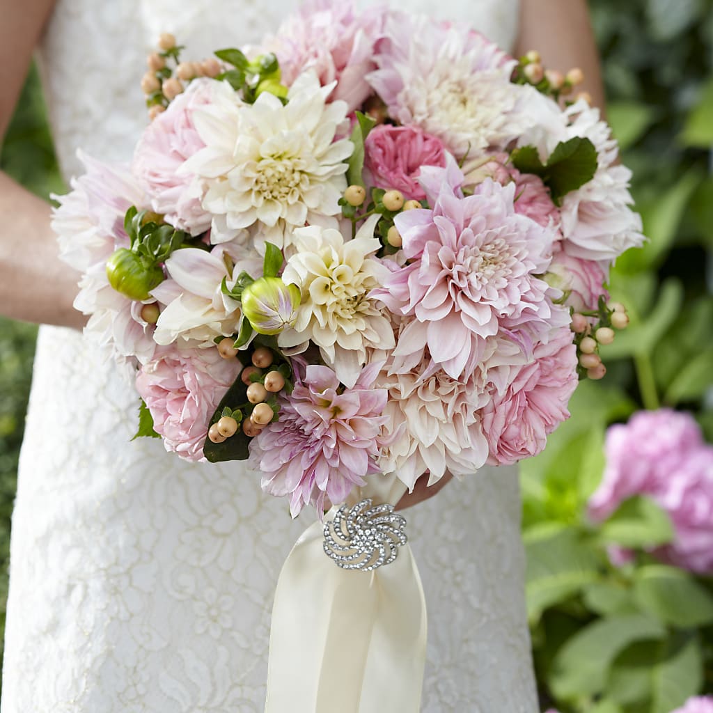 Heart's Promise Bouquet – Wade Florists Llc, Saint Louis MO