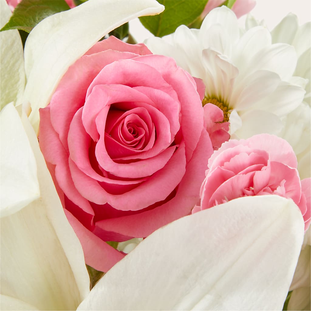 Whispers of Comfort Bouquet –  Wade Florists Llc, Saint Louis MO