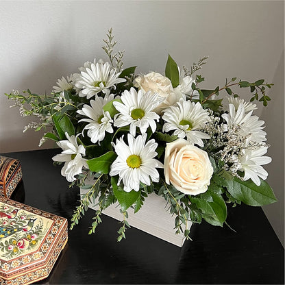 Fresh Linen Box Bouquet –  Wade Florists Llc, Saint Louis MO