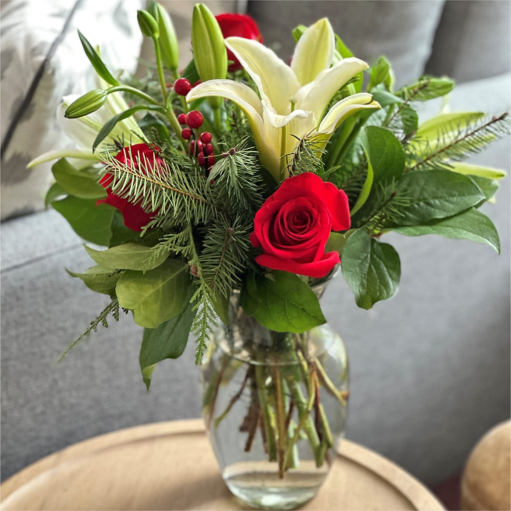 Sparkling Snowflakes Bouquet –  Wade Florists Llc, Saint Louis MO
