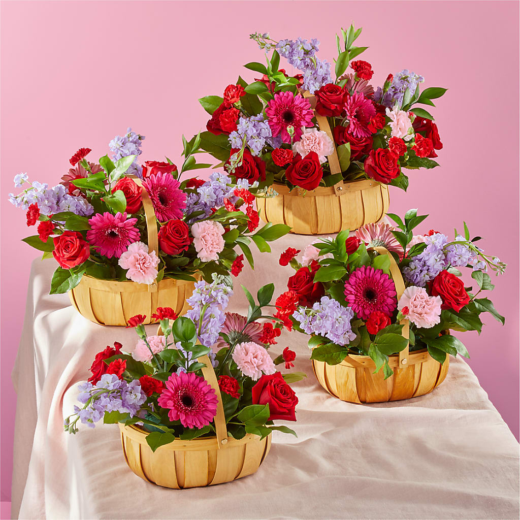 Pink Picnic Basket –  Wade Florists Llc, Saint Louis MO
